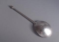 THE HOW MAIDENHEAD SPOON. An exceptionally rare Elizabeth I Maidenhead Spoon mad