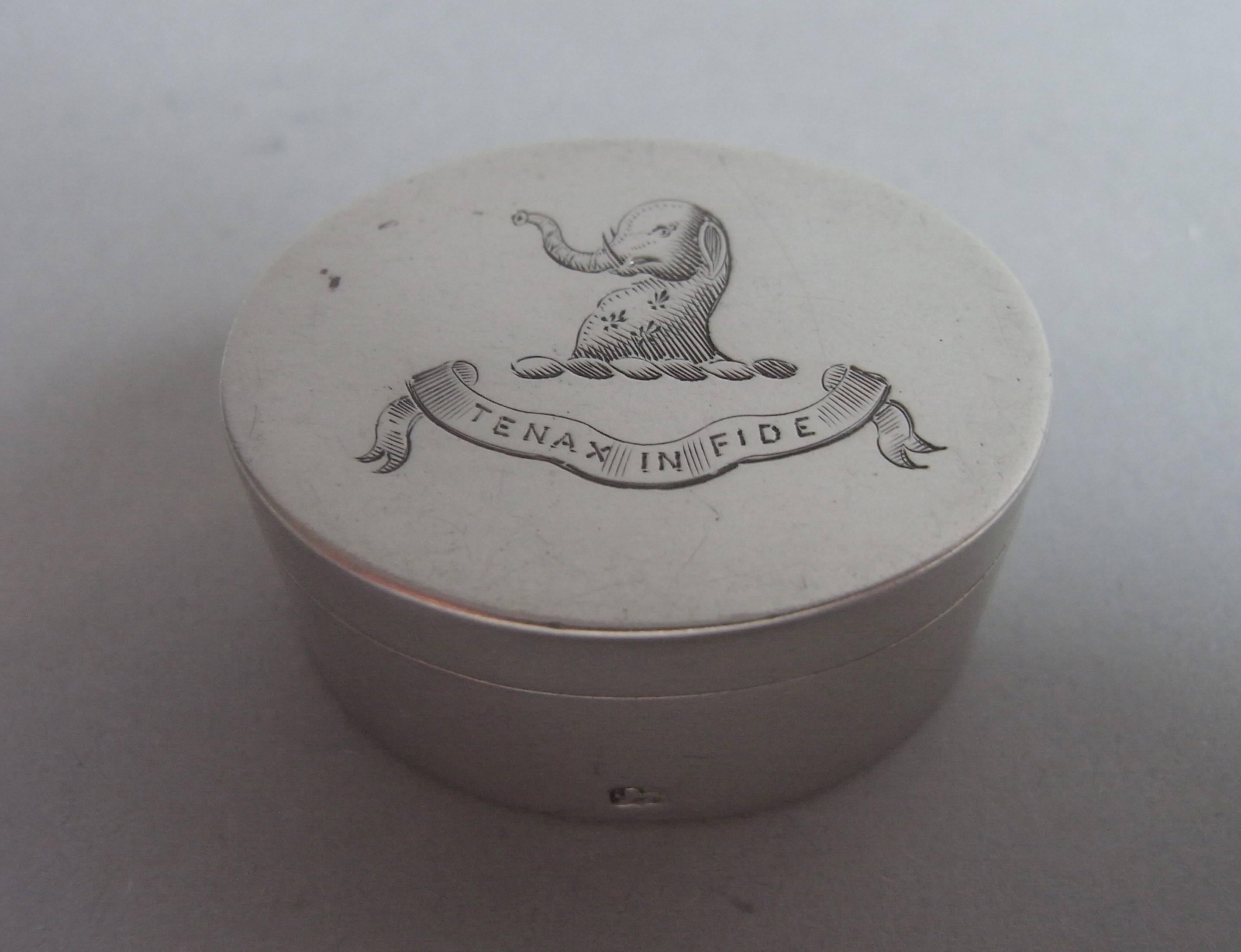 The Vinaigrette is oval in form, with deep sides, and displays a plain design. The cover is beautifully engraved with a contemporary elephant Crest, with the Motto 