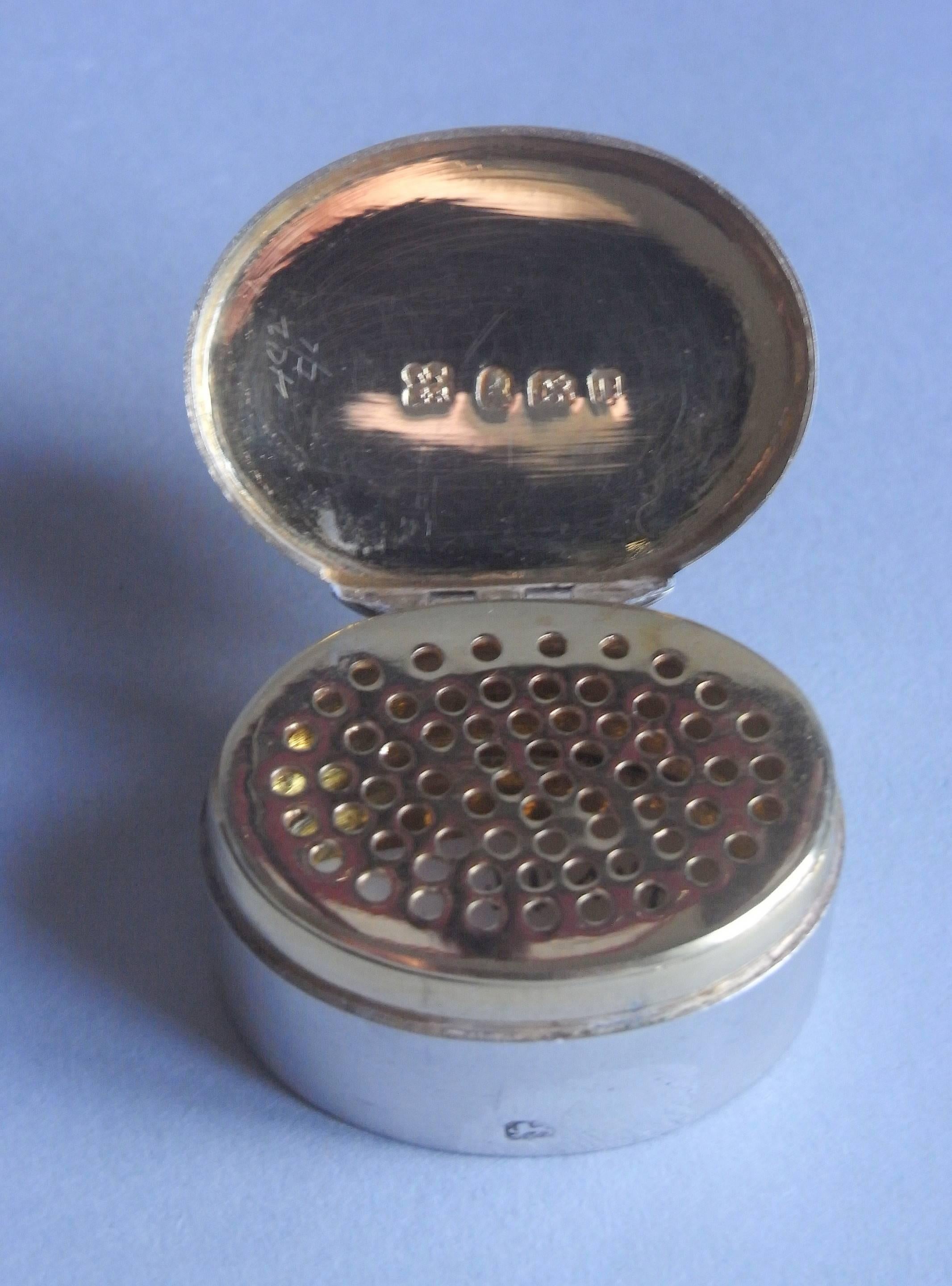 English A very rare 18th Century Vinaigrette made in London in 1795 by Phipps & Robinson