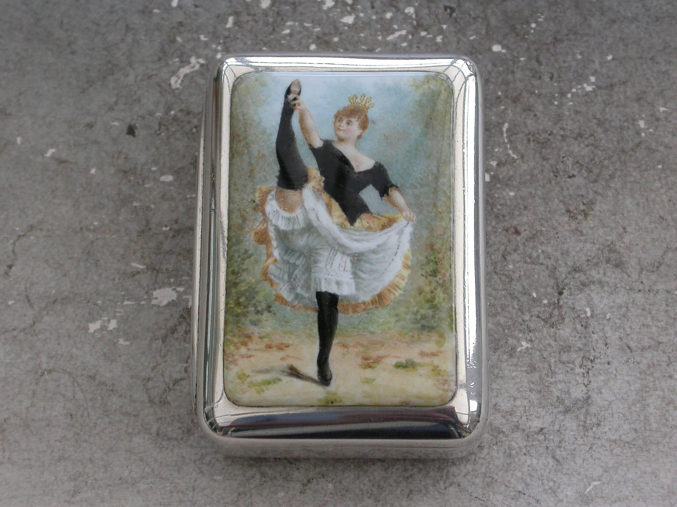 Victorian Antique Silver and Enamel 'Can-Can Girl' Vesta Case 3