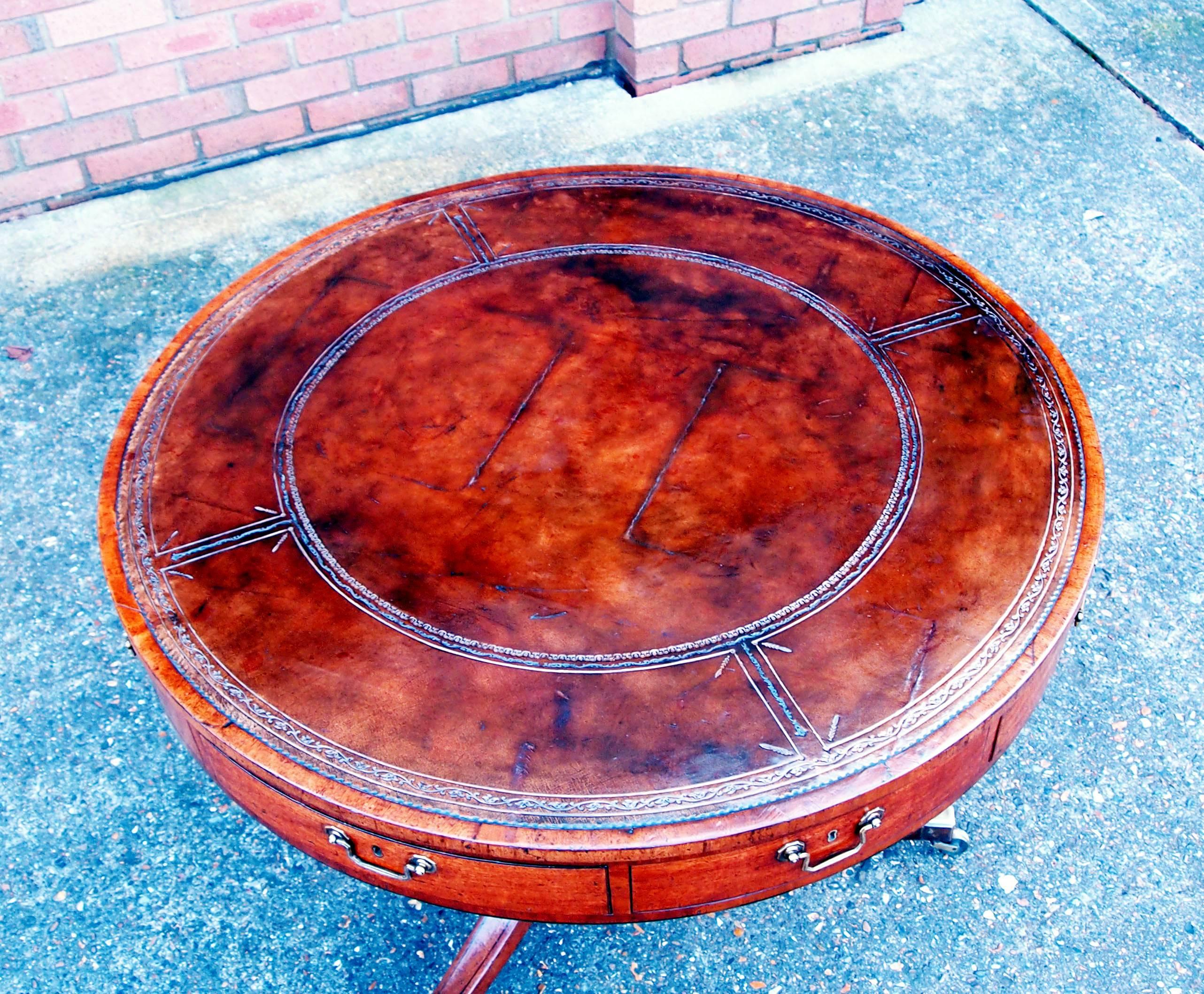 Antique Georgian Mahogany Drum Table In Good Condition In Bedfordshire, GB