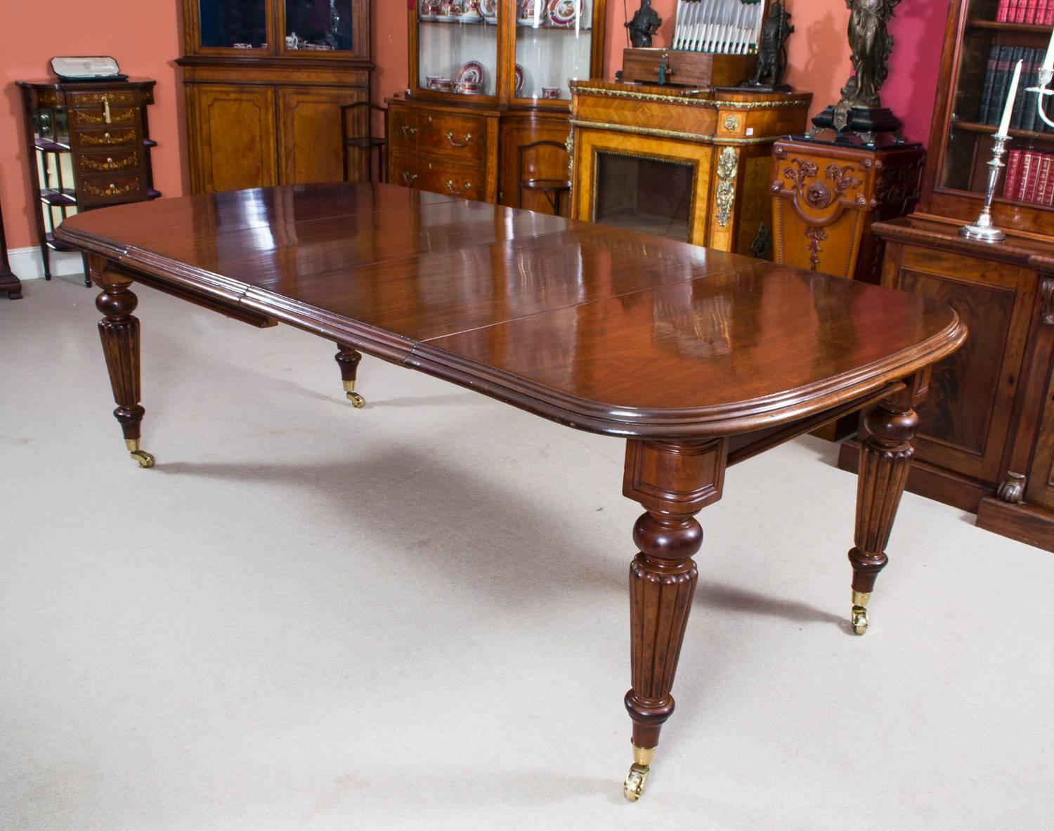 Antique Victorian Mahogany Dining Table Eight Regency Chairs In Excellent Condition In London, GB