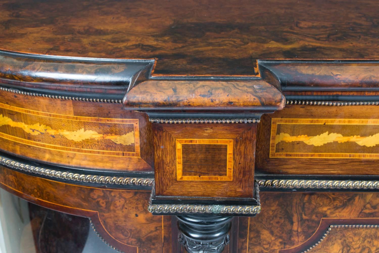 Antique Victorian Burr Walnut Marquetry Credenza, circa 1860 In Excellent Condition In London, GB
