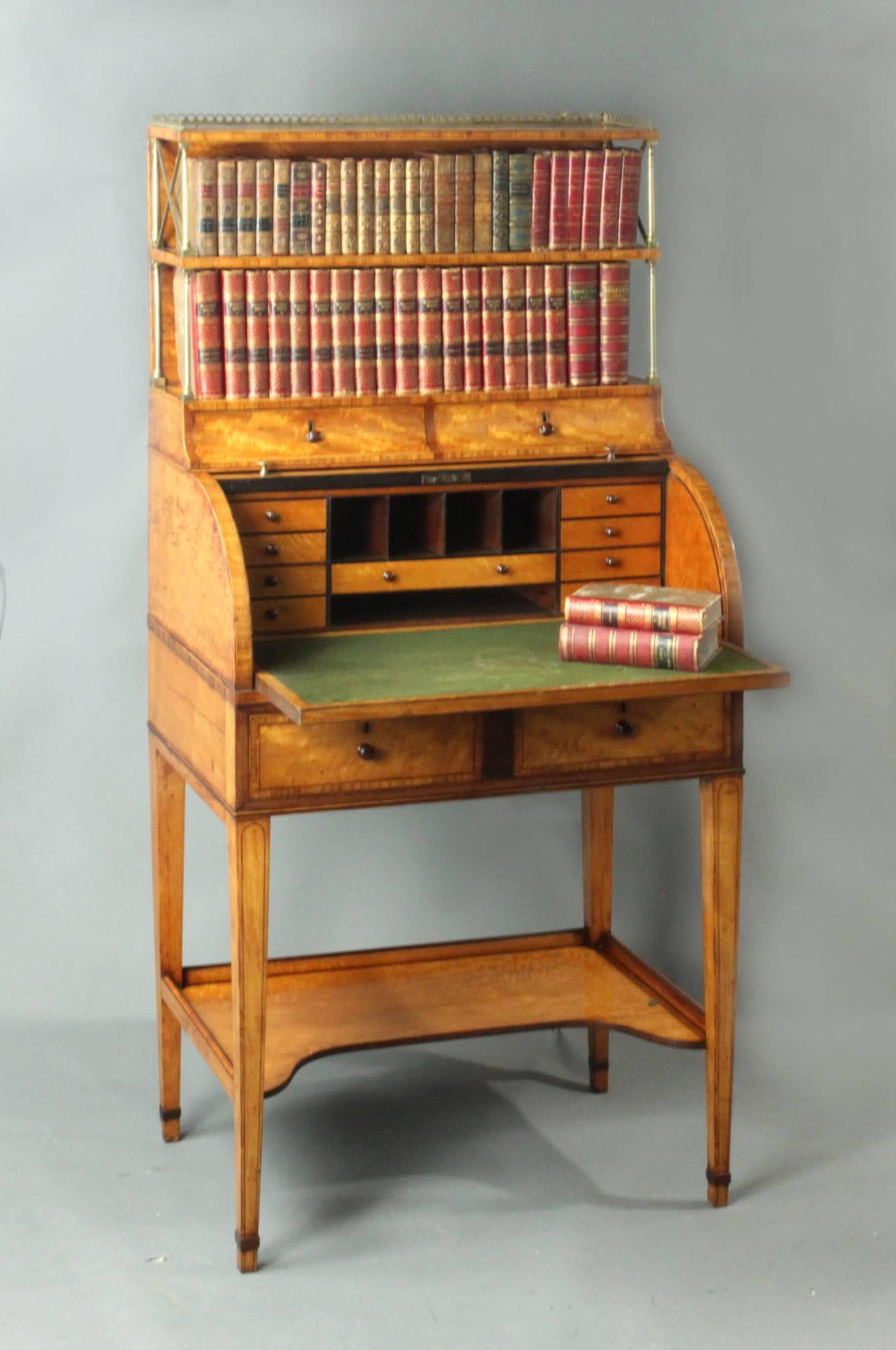 Antique Satinwood Cylinder Bookcase In Good Condition For Sale In Bradford-on-Avon, Wiltshire