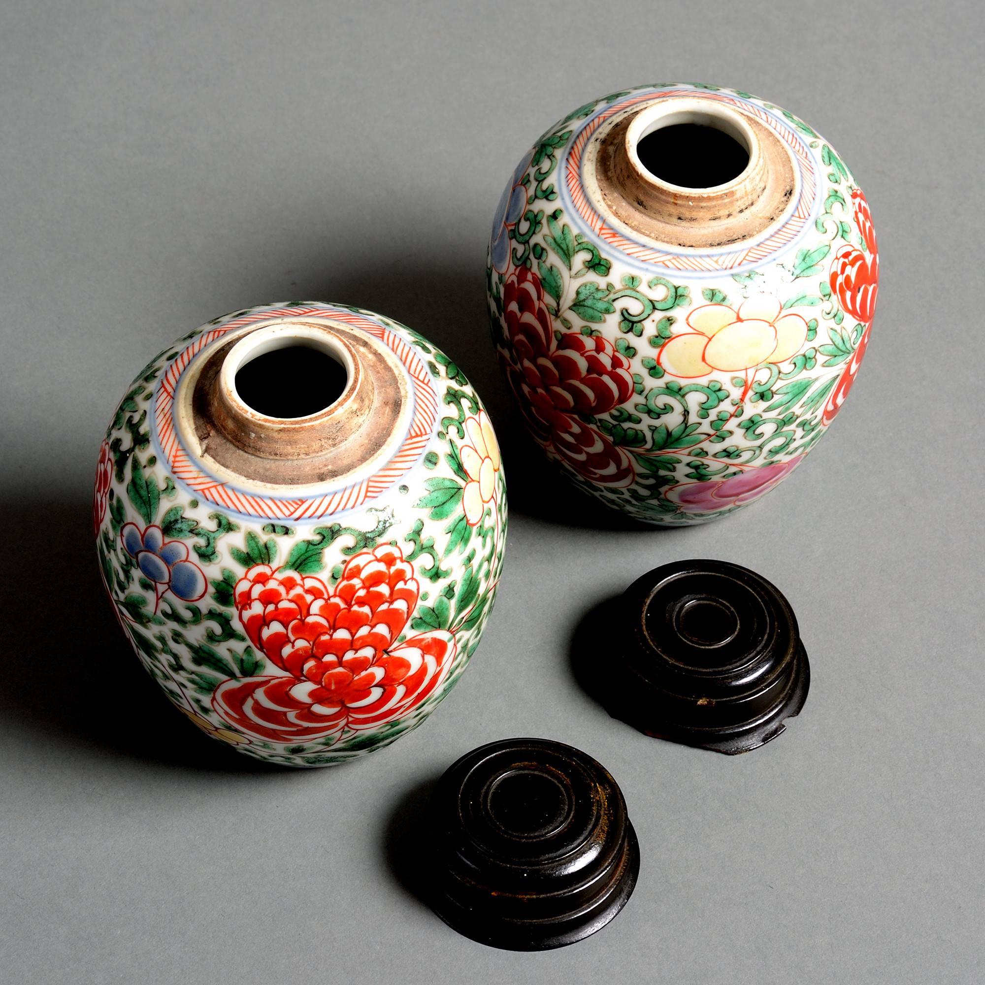 Chinese Pair of 17th Century Kangxi Period Wucai Porcelain Vases