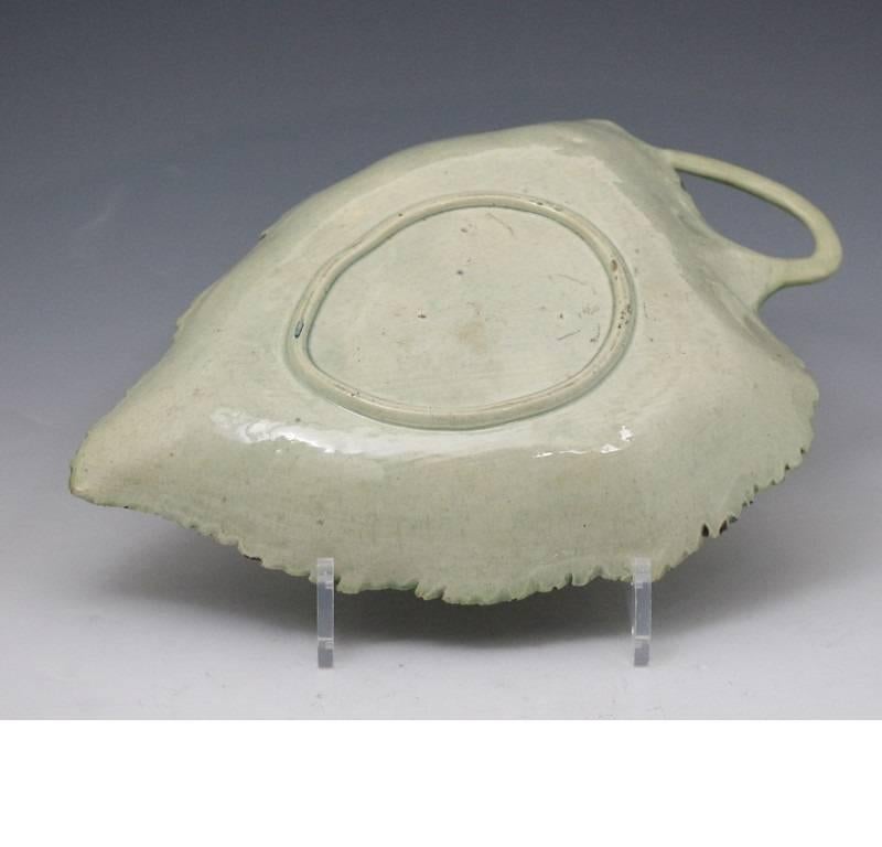 George III Whieldon Type Pottery Leaf Dish with Relief Decoration of a Bird in Foliage, Sta For Sale
