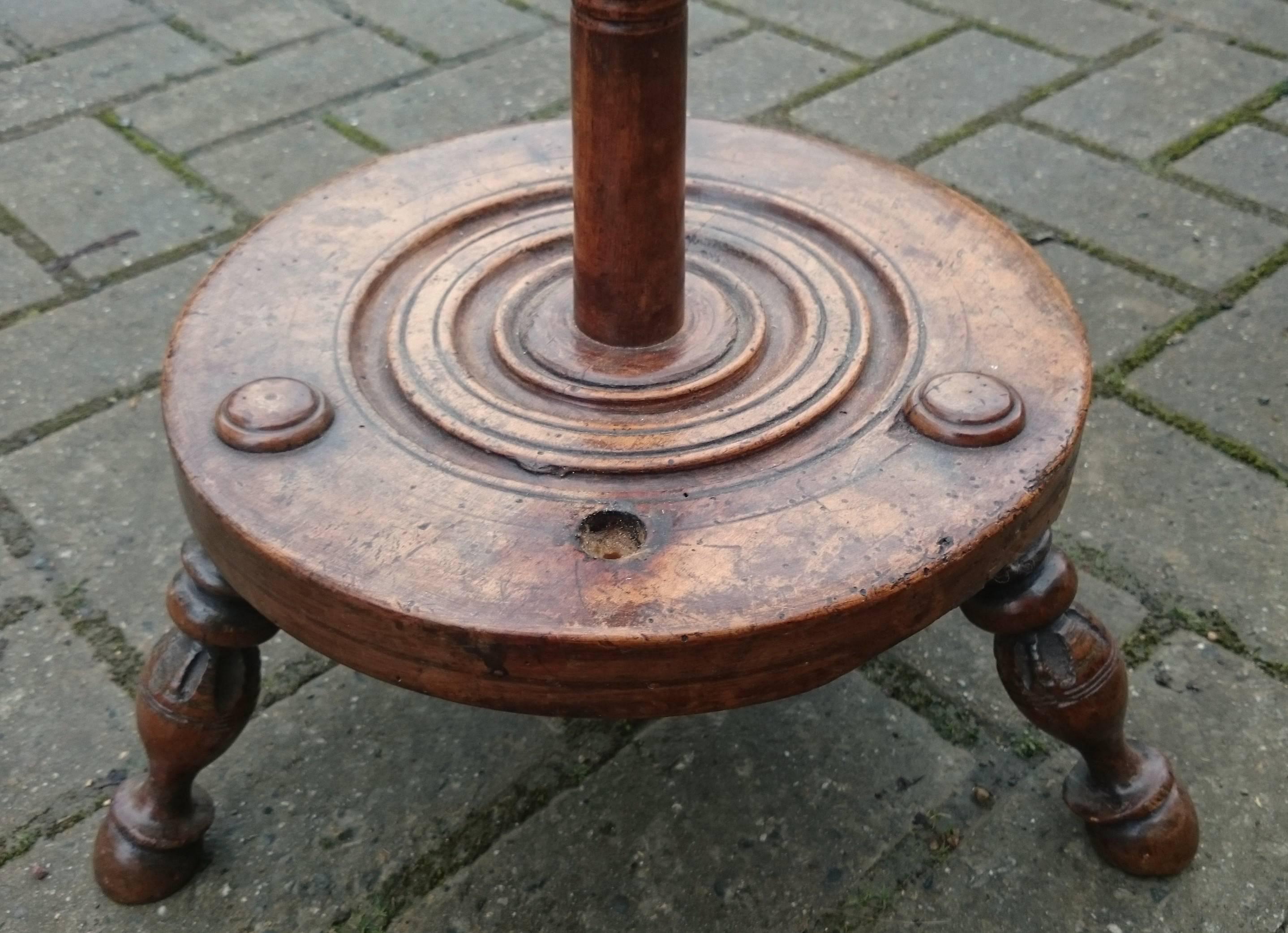 Antique Fruitwood Floor Standing Candleholder Torchère In Good Condition In Gloucestershire, GB