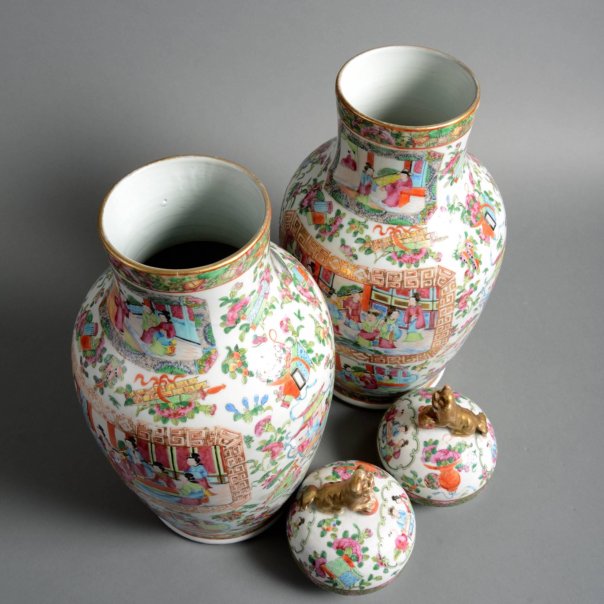 19th Century Pair of Chinese Canton Vases and Covers In Good Condition In London, GB