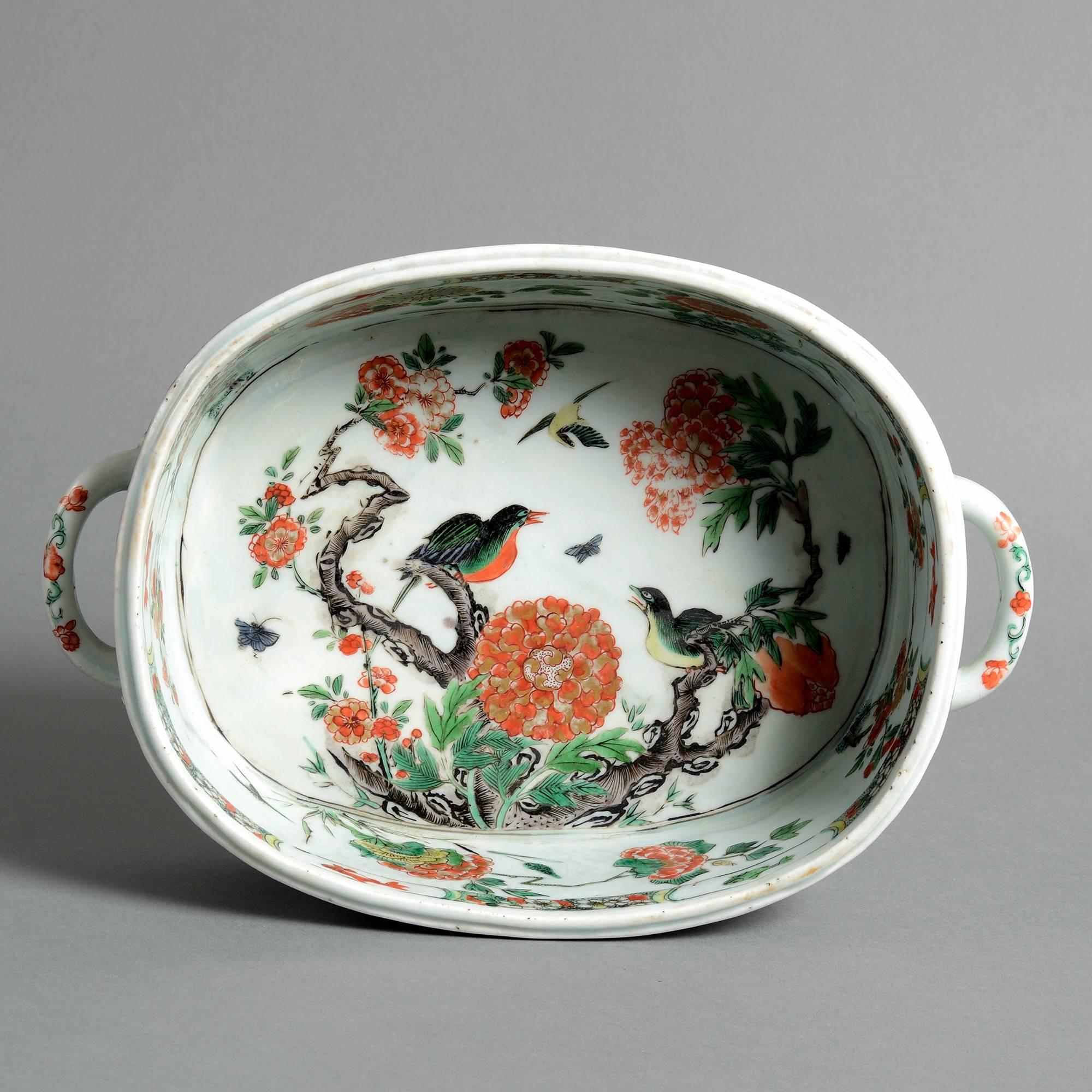 Two Qing 18th Century Kangxi Oval Porcelain Jardinières with stylized peonies In Good Condition In London, GB