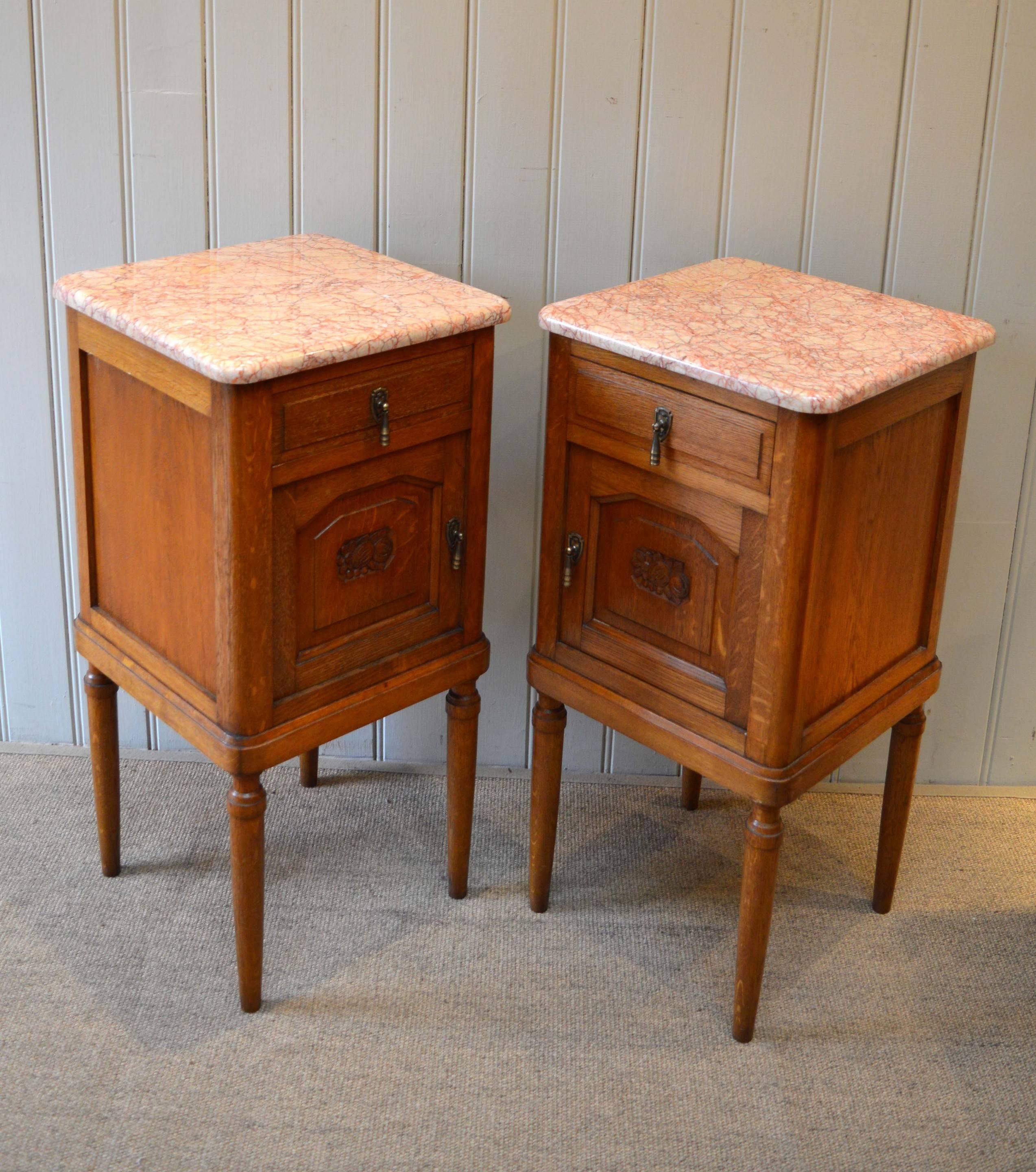 Pair of Oak Marble-Top Bedside Cabinets In Good Condition In Buckinghamshire, GB