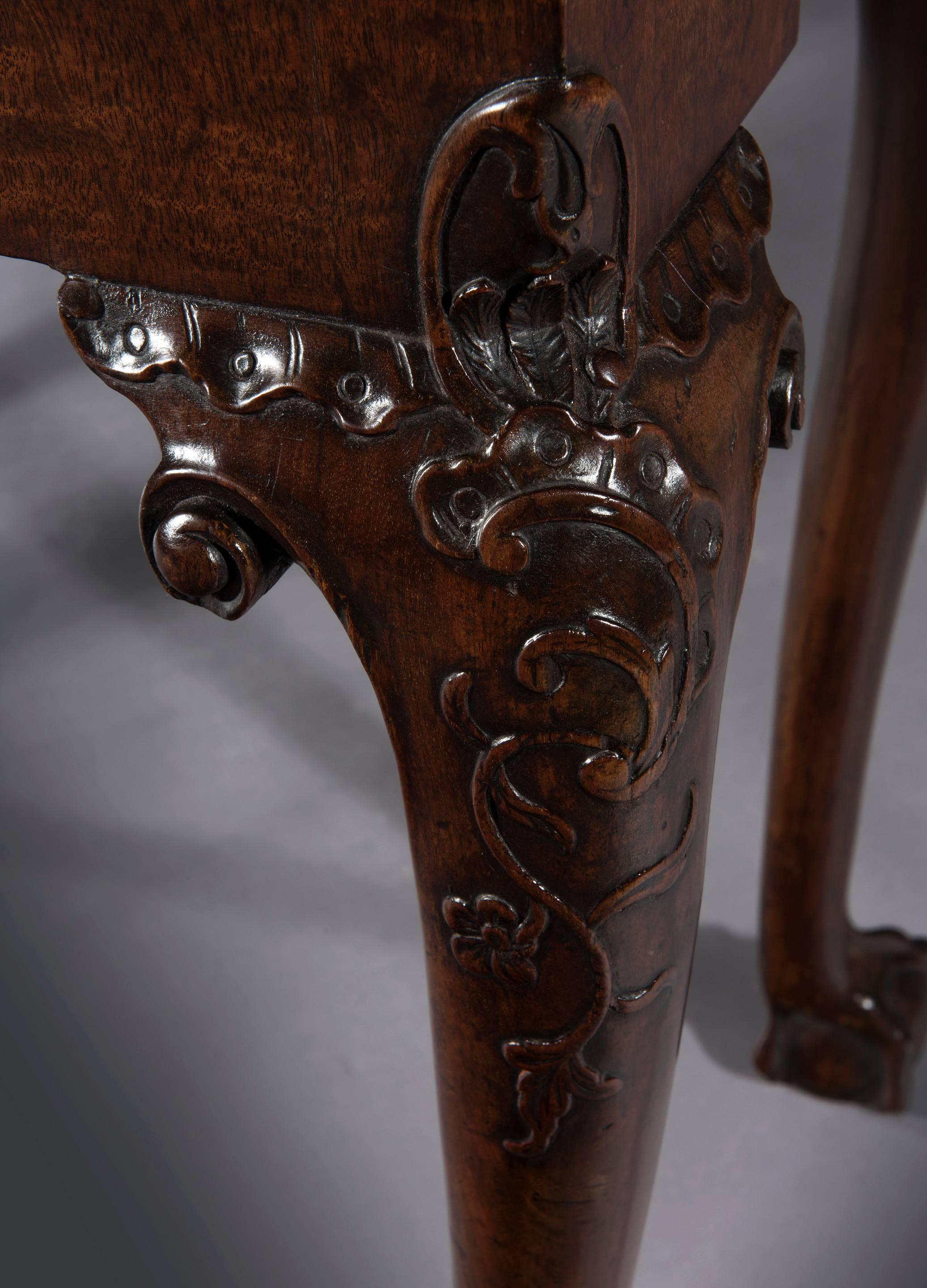 Irish George III Carved Chippendale Period Mahogany and Amarillo Games Table In Good Condition In Bradford on Avon, GB