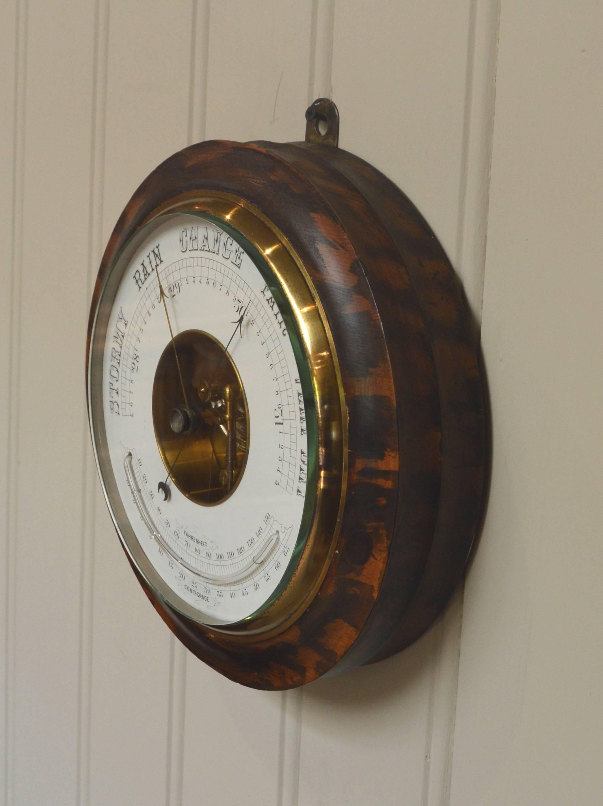 Large Circular Aneroid Barometer In Good Condition In Buckinghamshire, GB