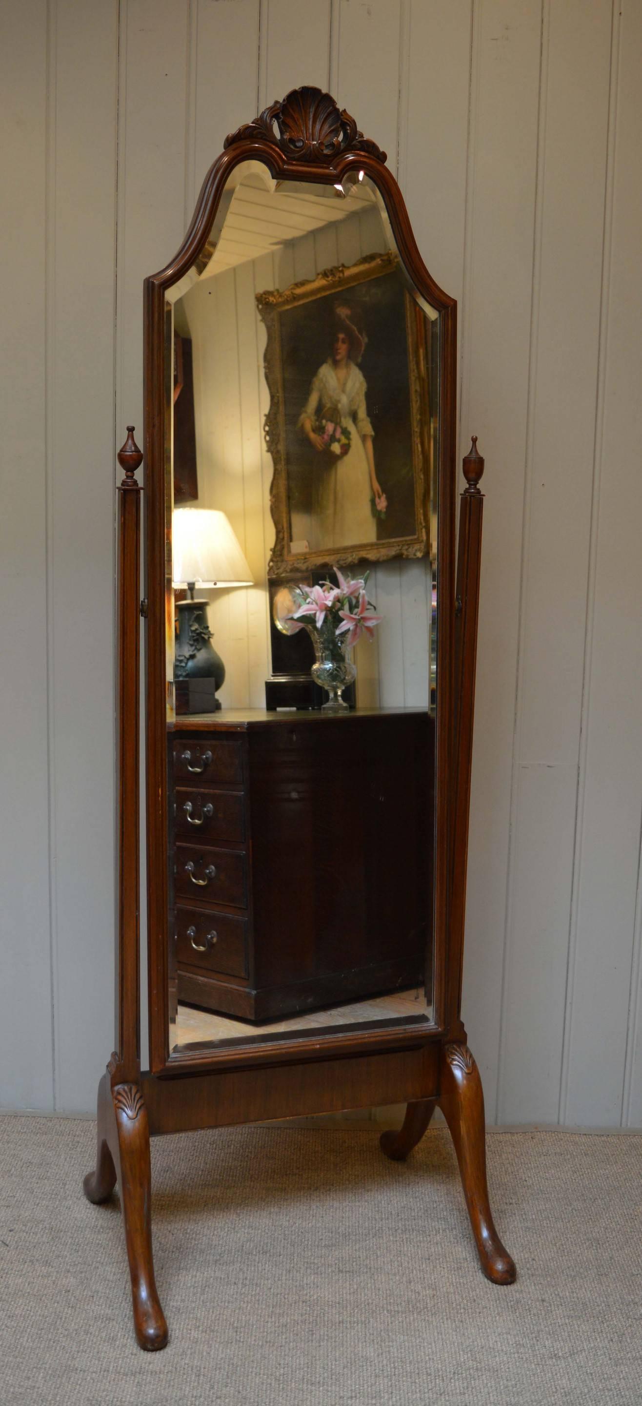 Walnut Cheval Mirror In Good Condition In Buckinghamshire, GB