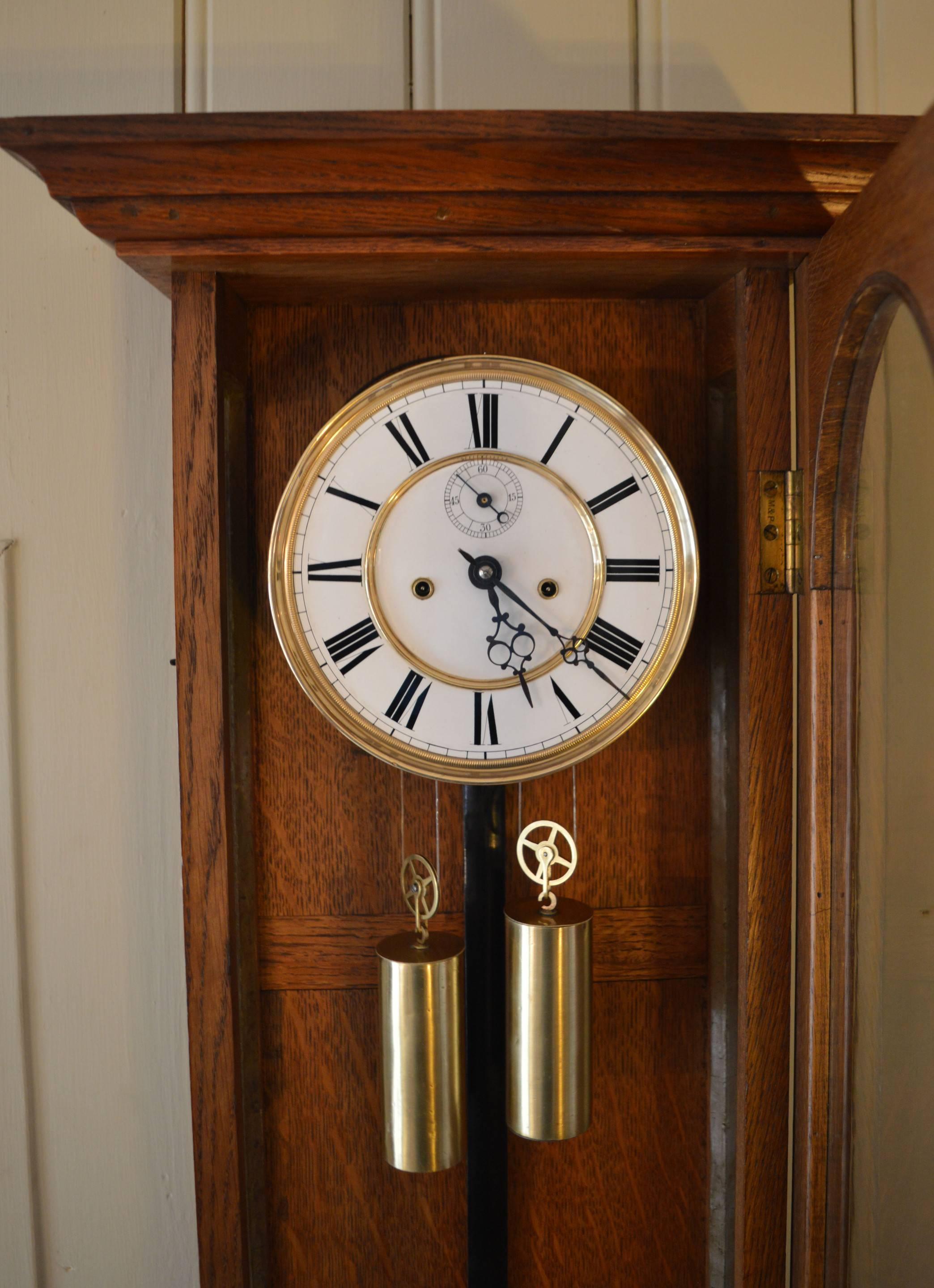 Early 20th Century Oak Vienna Regulator Clock In Good Condition In Buckinghamshire, GB