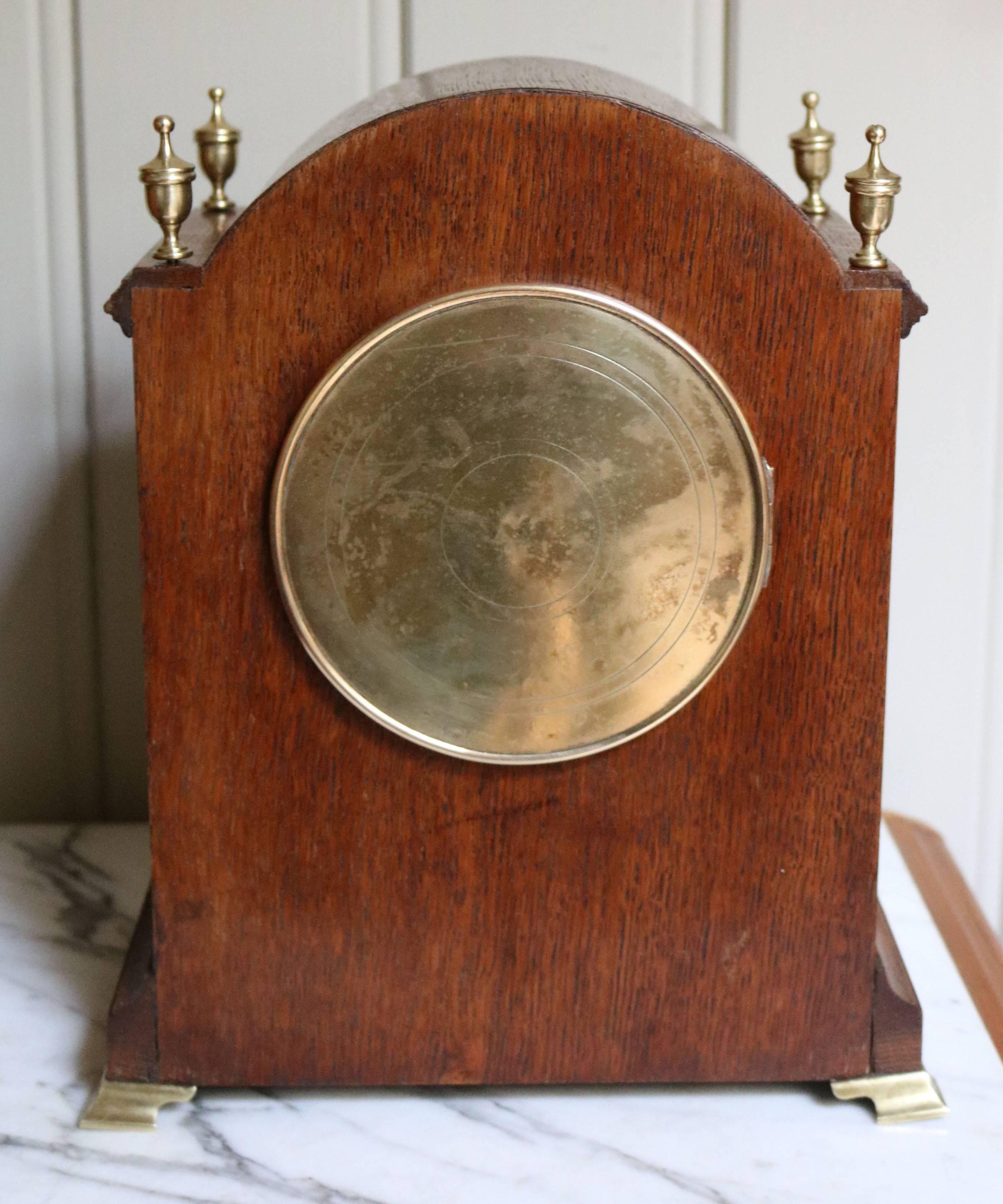 Edwardian Oak Mantel Clock In Good Condition For Sale In Buckinghamshire, GB