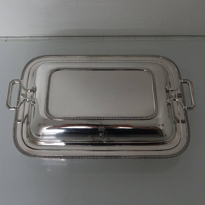 Art Deco Sterling Silver Pair of Entrée Dishes Sheffield, 1932, Roberts & Belk For Sale