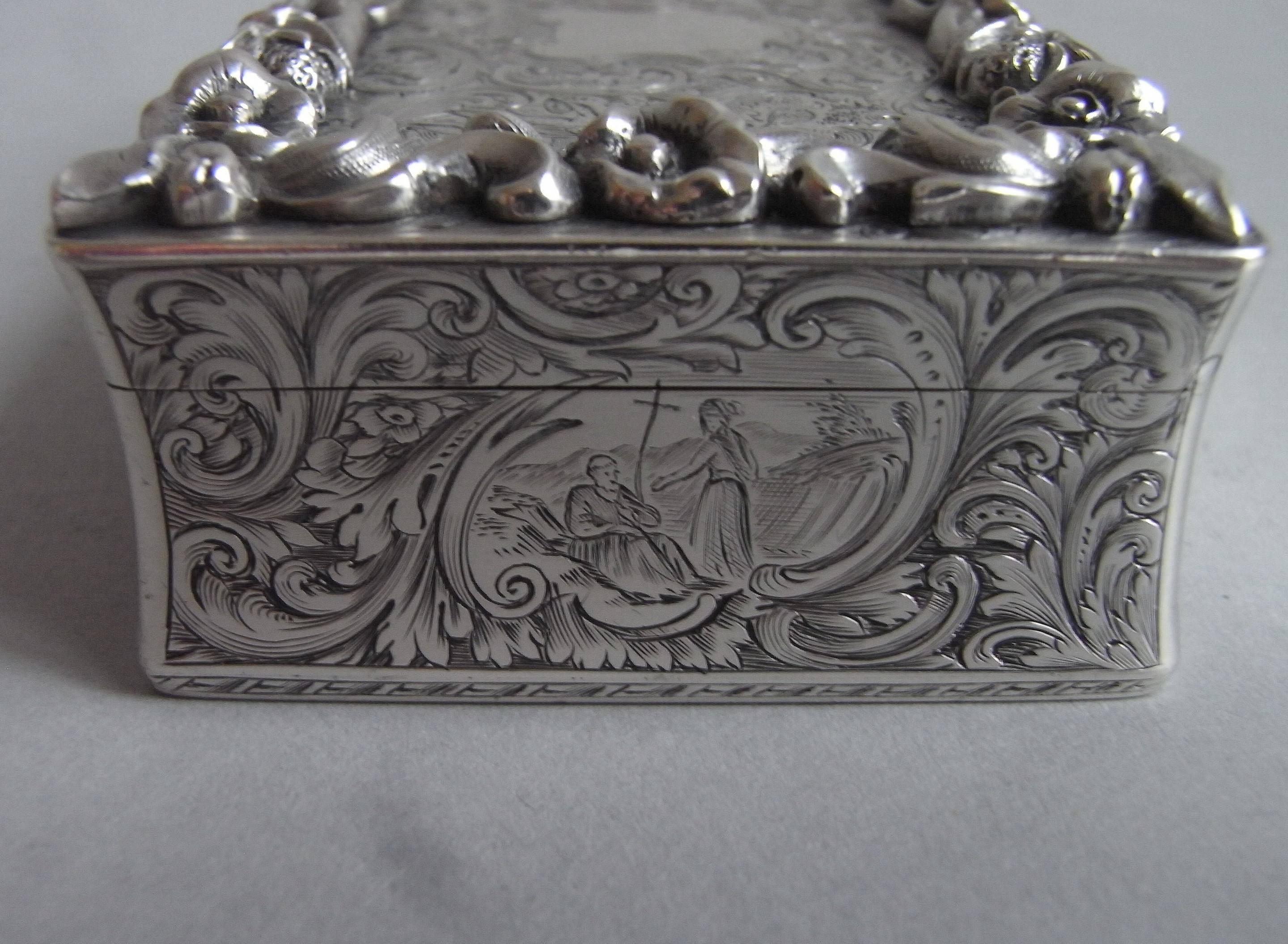English Fine and Rare Table Snuff Box Made in London in by Rawlings & Summers