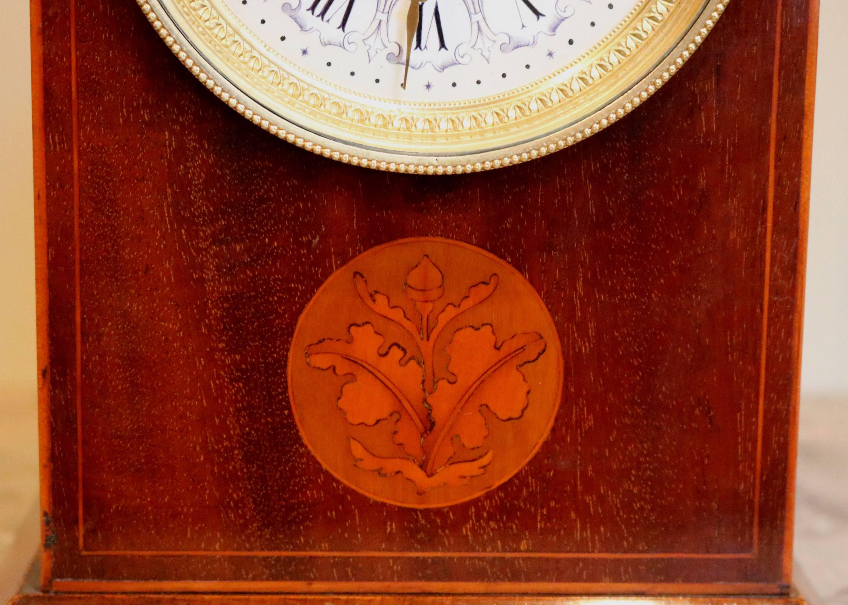 Edwardian Mahogany and Inlay Striking Mantel Clock In Good Condition In Buckinghamshire, GB