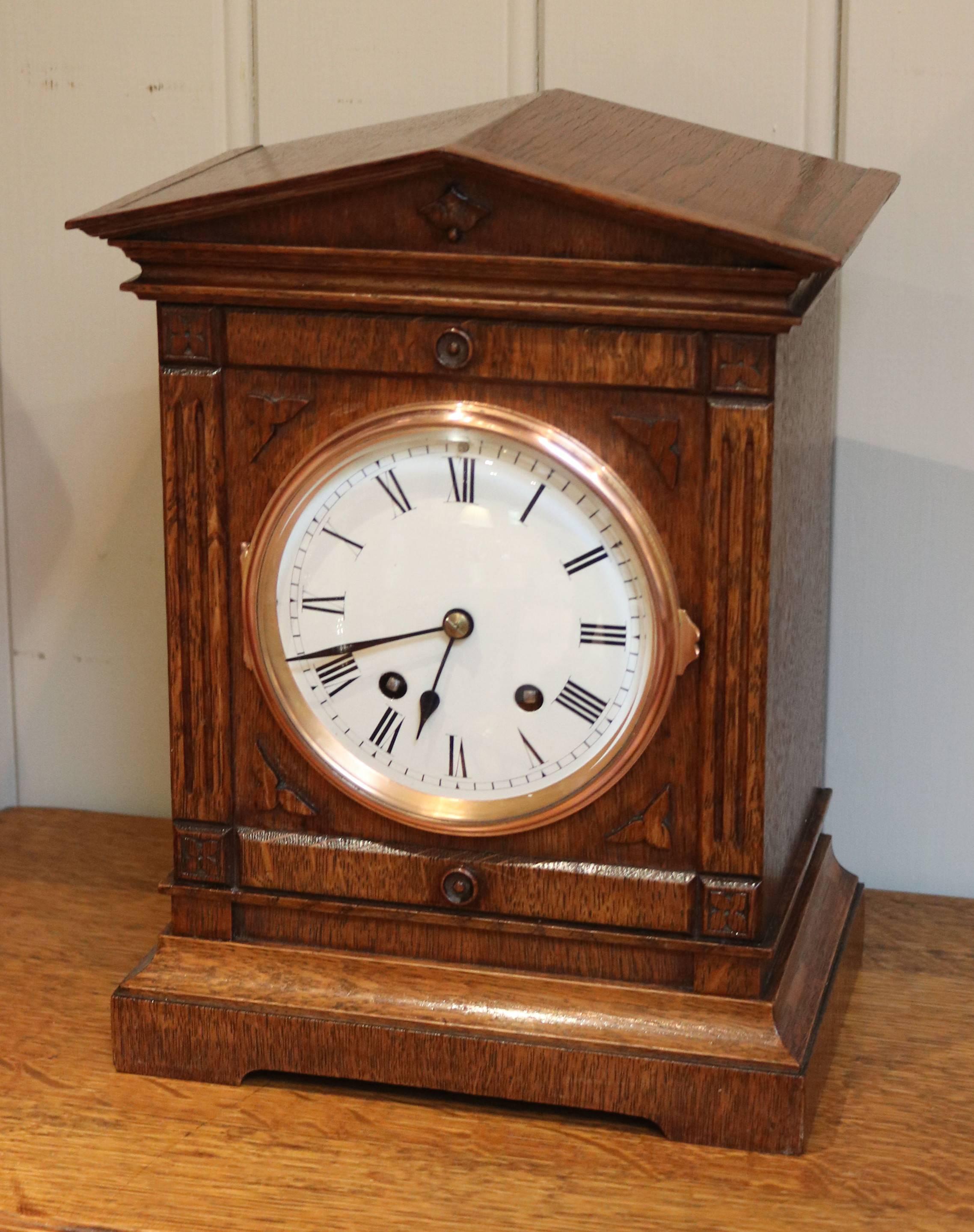 Edwardian Oak Mantel Clock by Lenzkirch In Good Condition For Sale In Buckinghamshire, GB