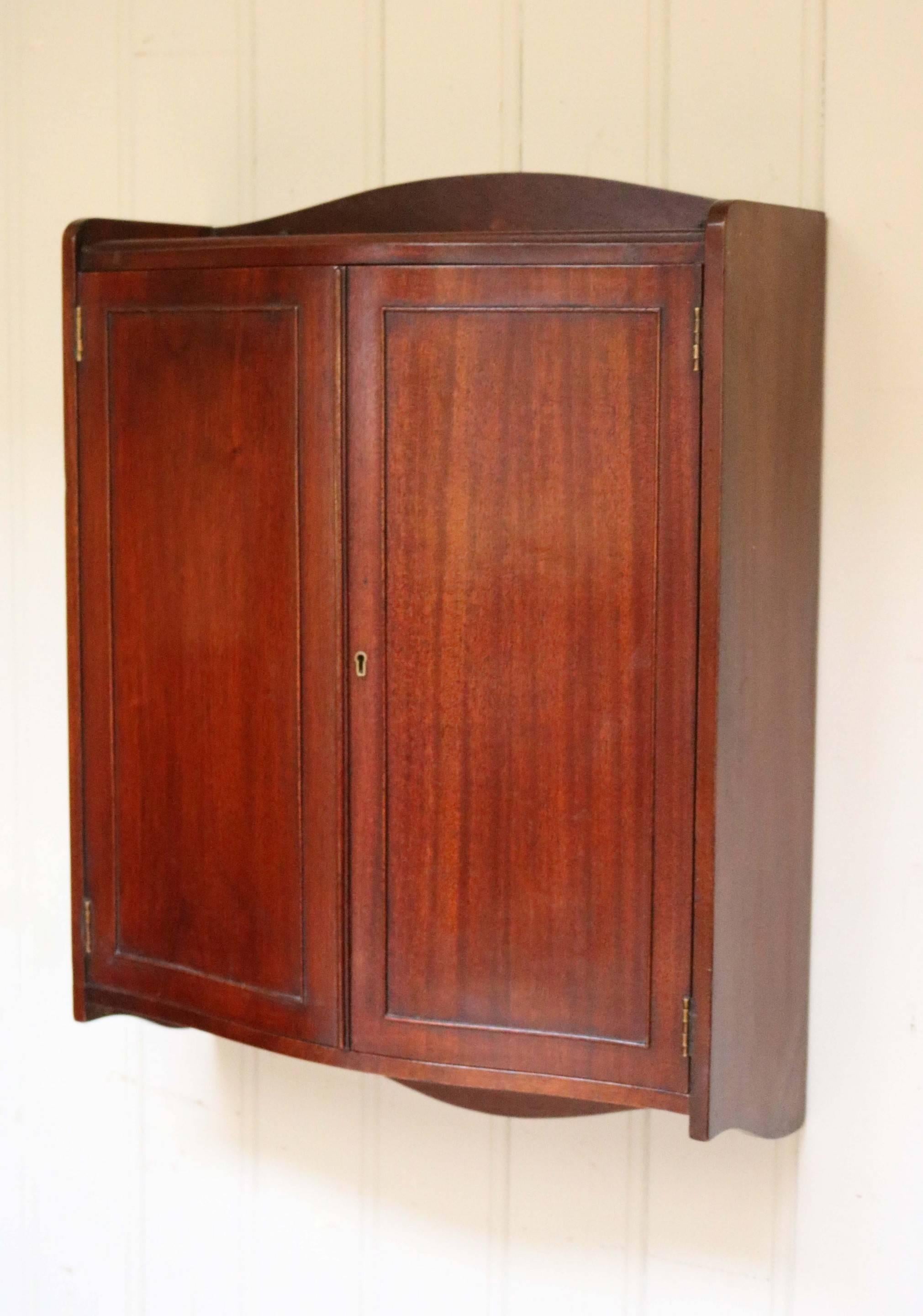 Mahogany Serpentine Front Wall Cabinet For Sale 1