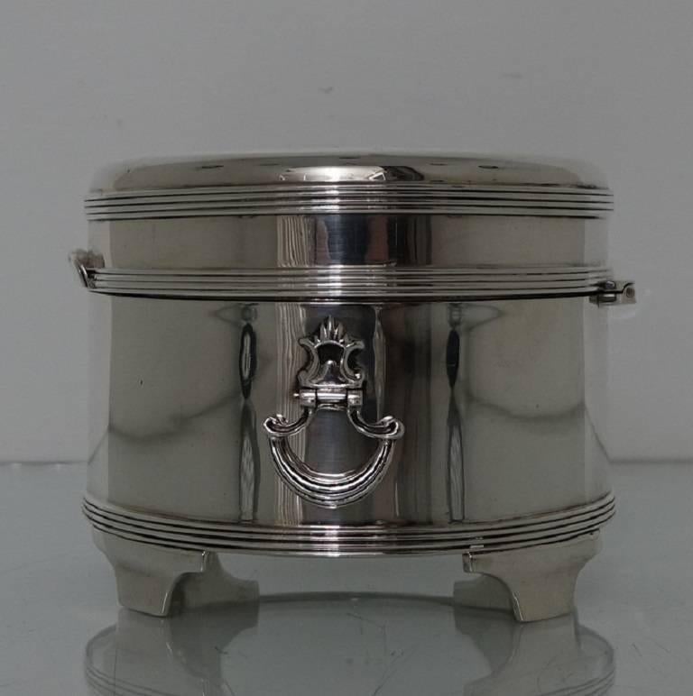 Modern Sterling Silver Biscuit Box George IV, London, 1938 Asprey & Co For Sale 1