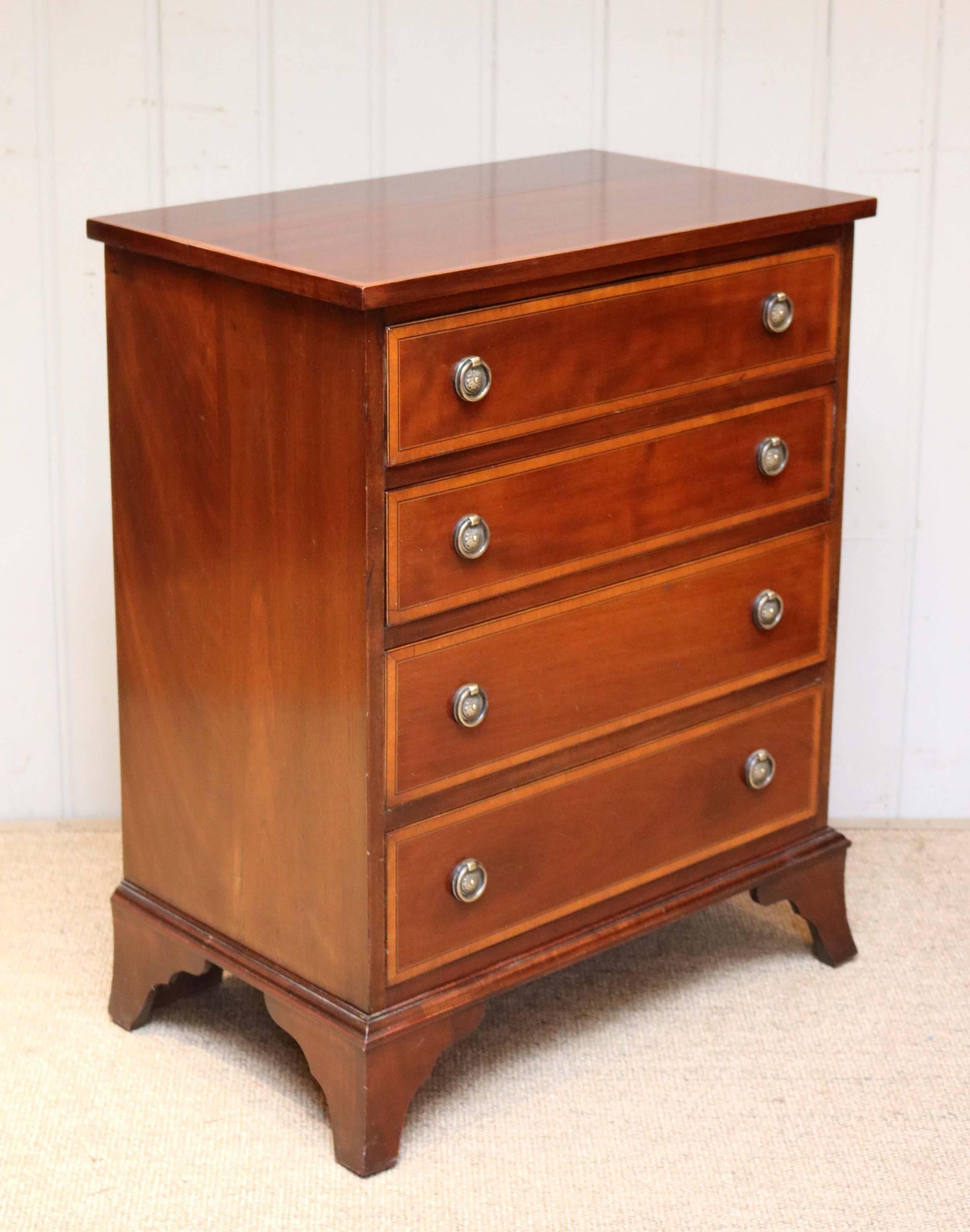 Small Proportioned Mahogany Chest of Drawers 3