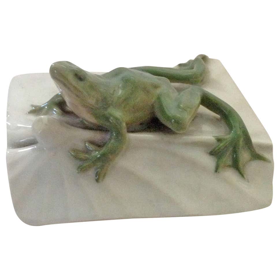 Paperweight Frog Iridescent Art Glass Frog Paperweight by John Ditchfield / Glasform at ...