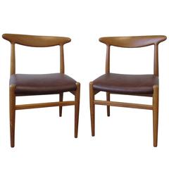 Hans J. Wegner Four-Legged Heart Chair in White Oak and Leather, Model W2