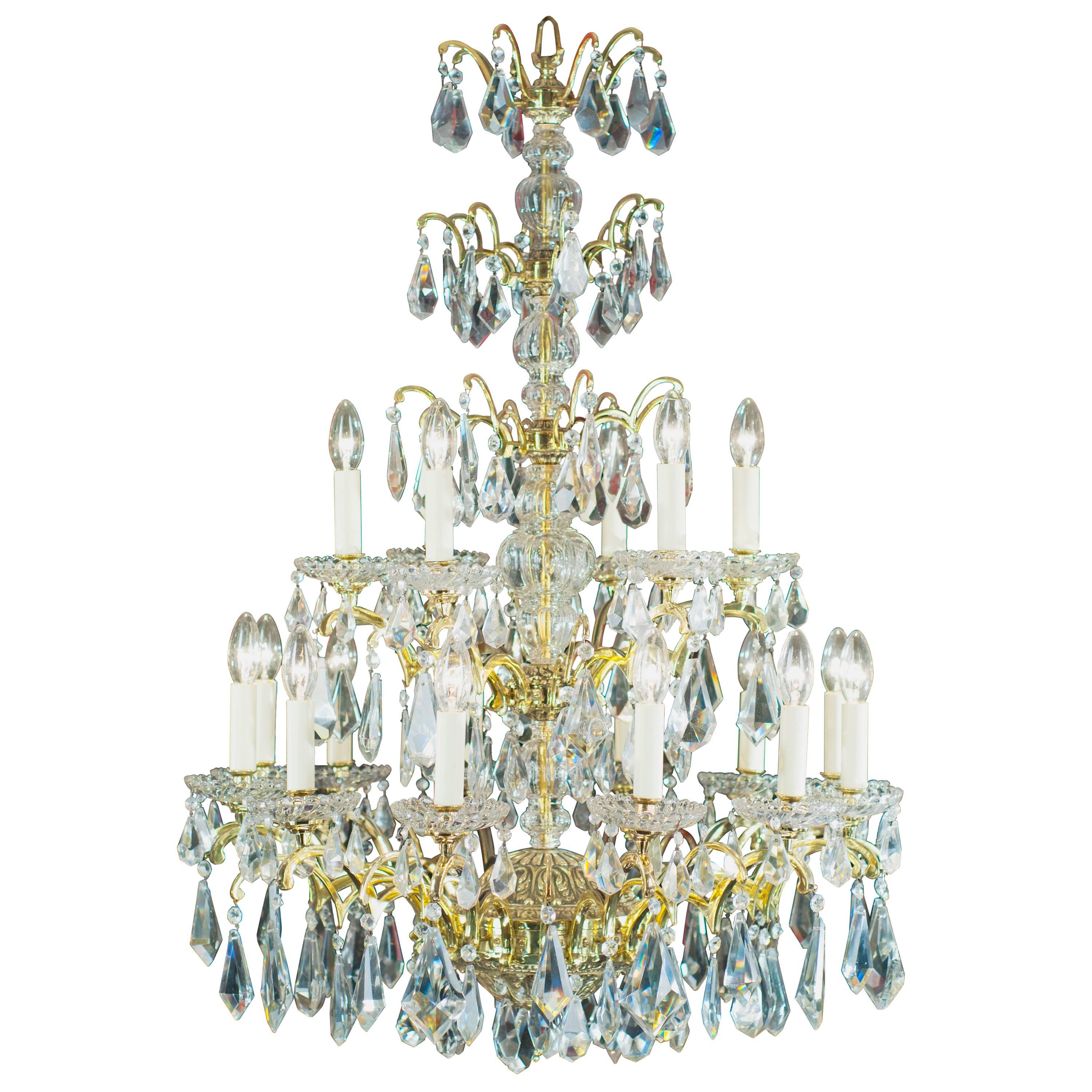 Large Cut Crystal Eighteen-Branch Early 20th Century Spanish Chandelier For Sale