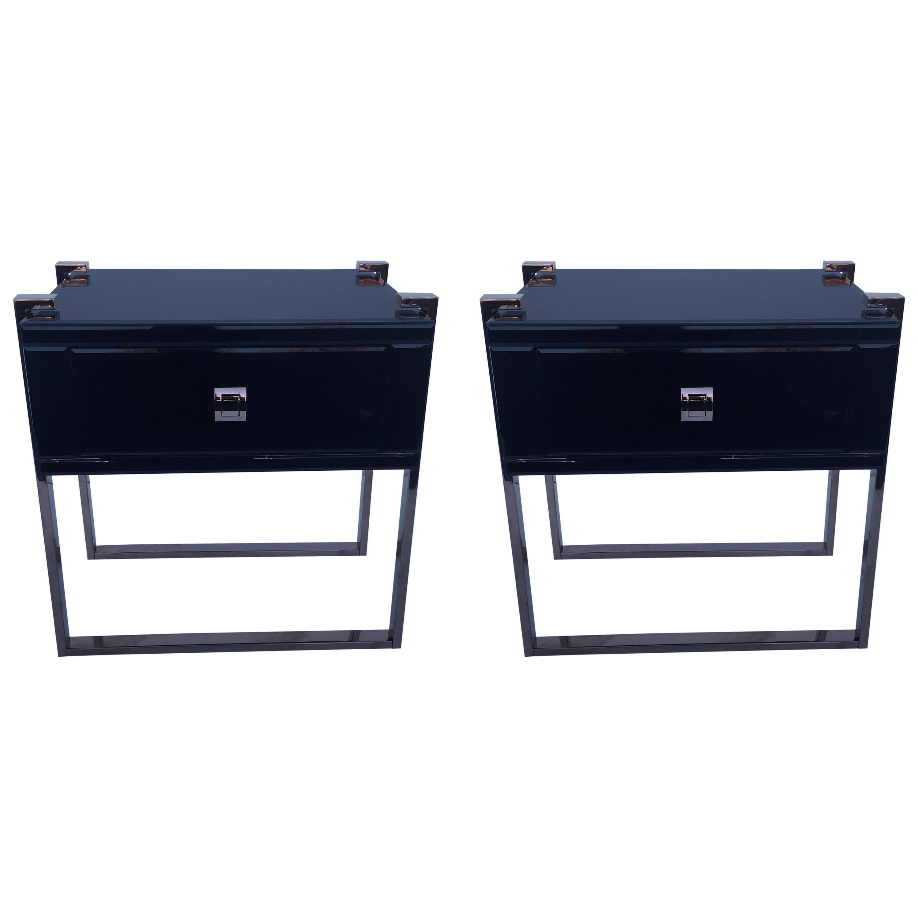 Italian Pair of Modernist Nightstands or Commodes For Sale