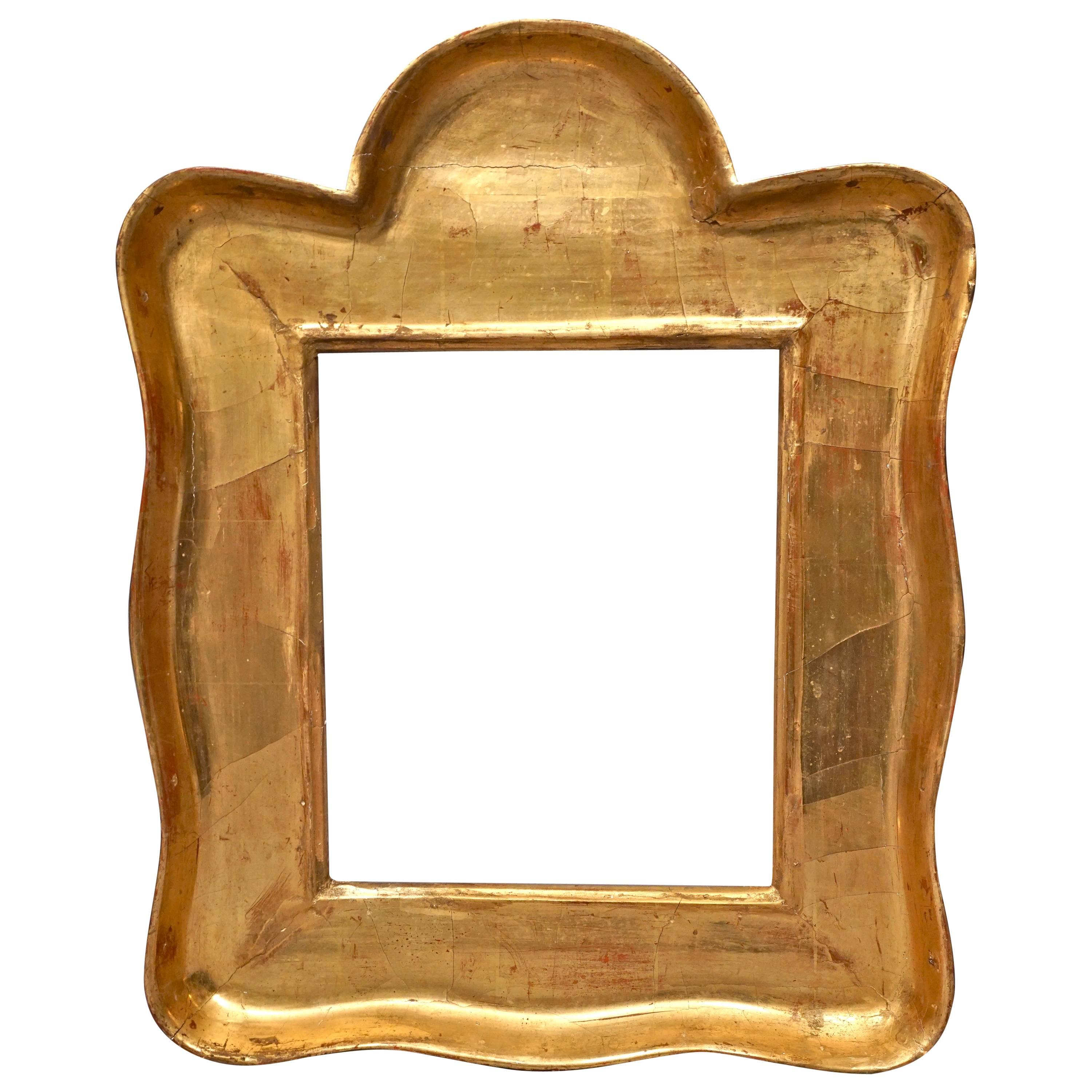 Beautiful Scalloped-Edge Frame in Gilt For Sale