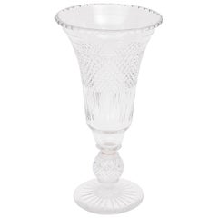 Vase aus geschliffenem Paarpunkt-Glas mit elegantem Muster