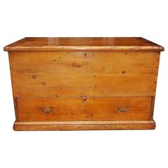 American White Pine Sailor's Nautical Traveling Chest, Circa 1810