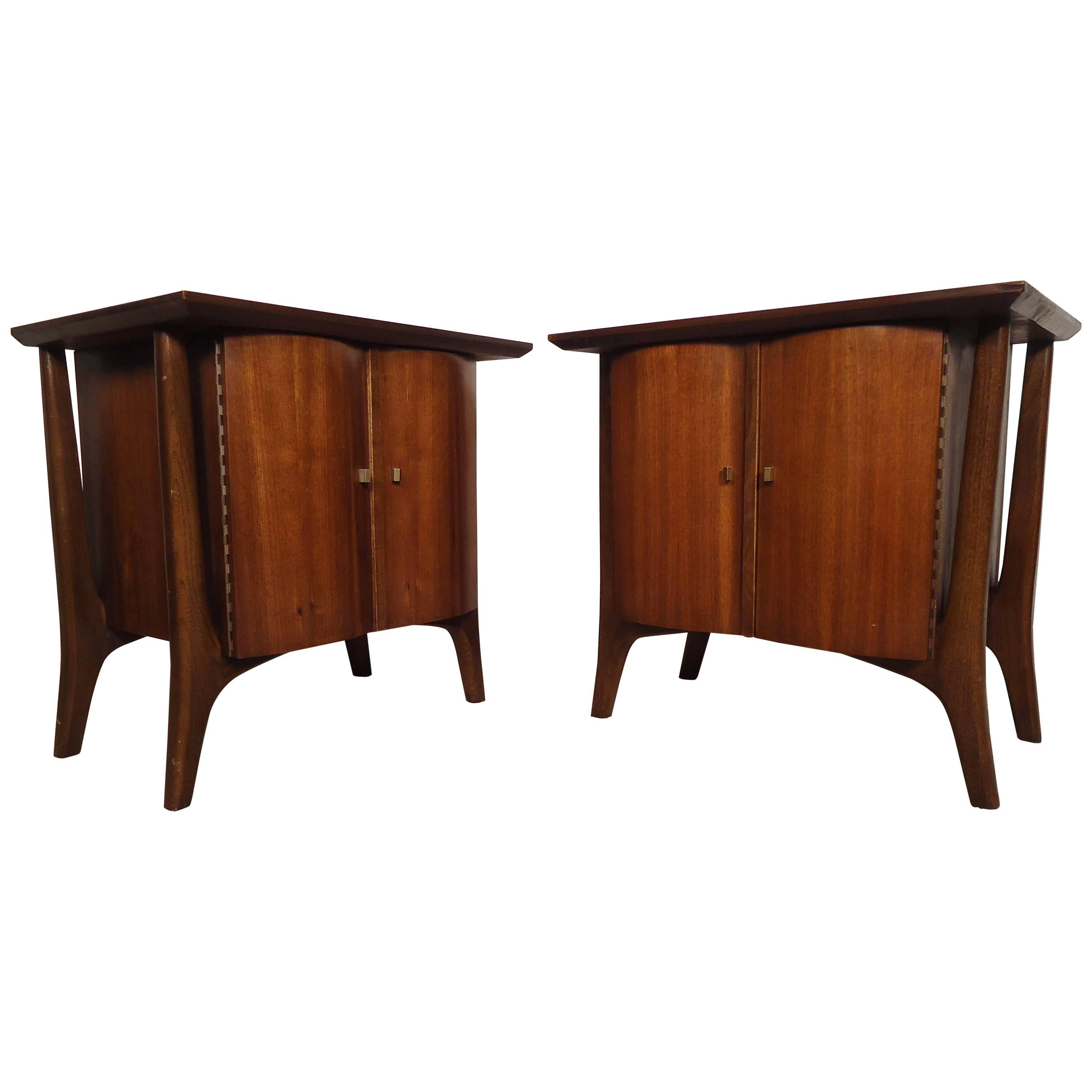 Pair of Midcentury Vladimir Kagan Style Nightstands