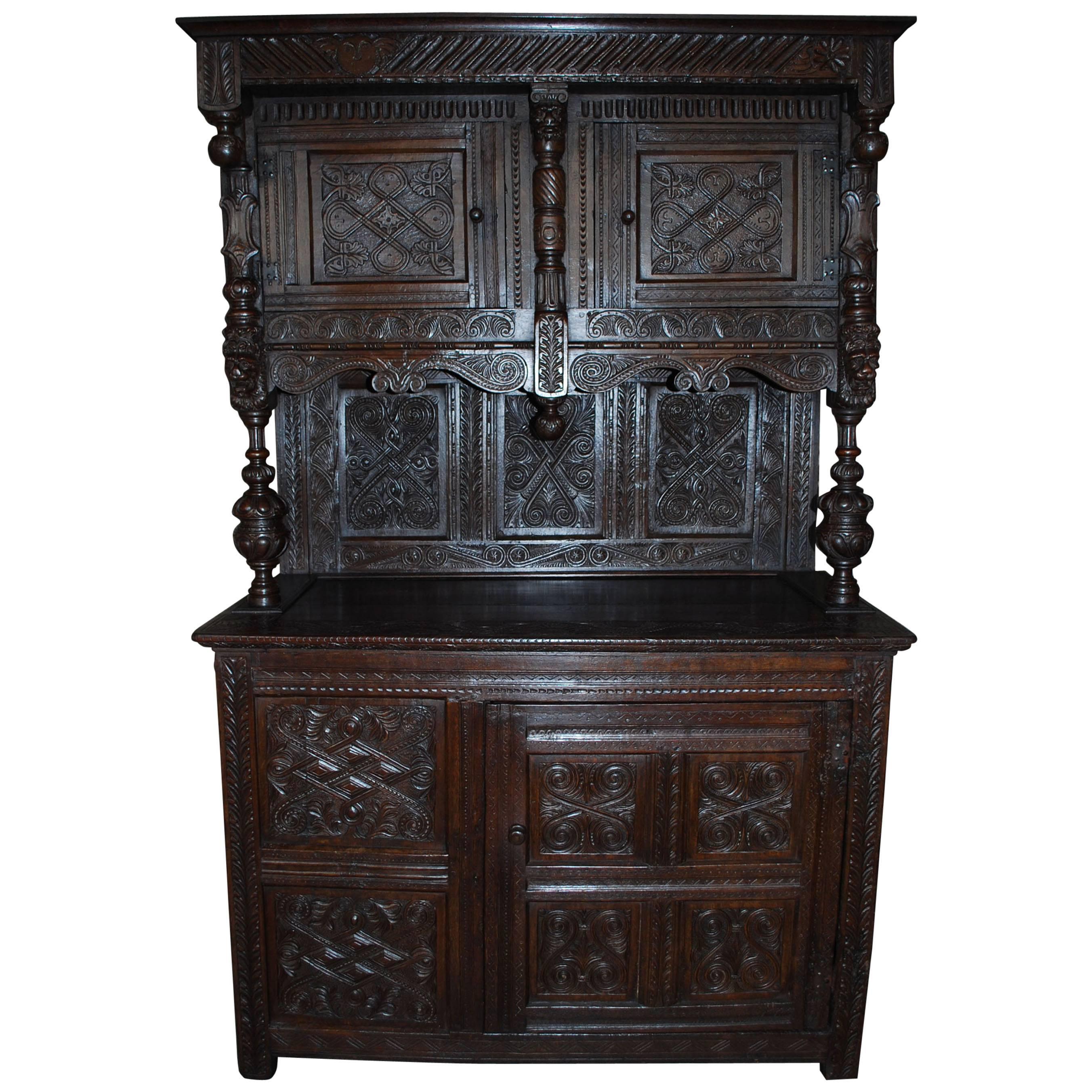 Early 19th Century English carved oakwood tudor cabinet For Sale