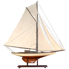 Yacht d'epoca con laghetto