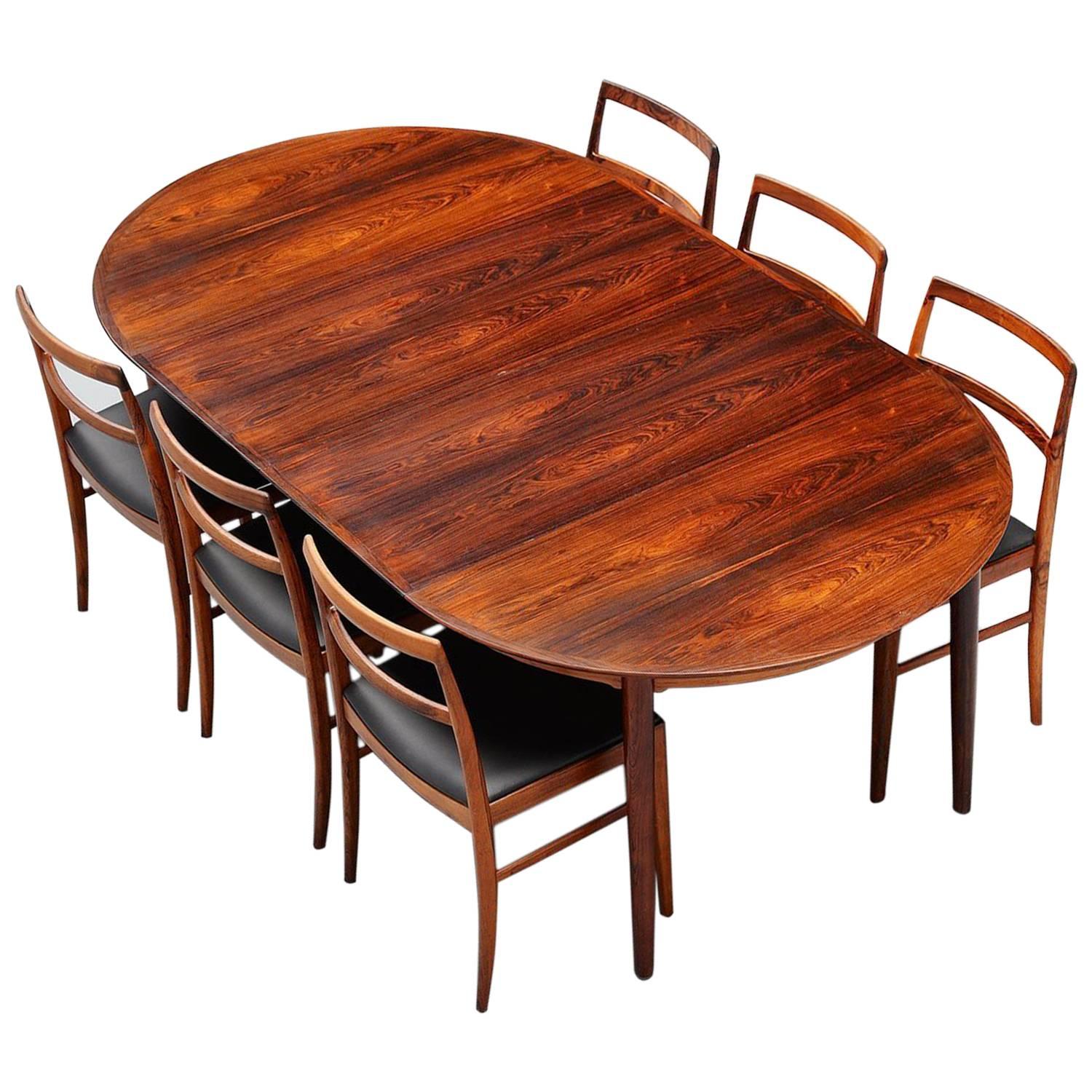 Very nice round to oval dining table designed by Arne Vodder for Sibast Mobler, Denmark, 1955. This table has two extension leaves so this goes from 120 cm diameter round, to 170 cm wide with one extension leave and to 230 cm wide with both