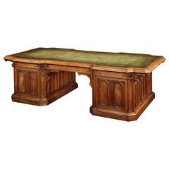 English 19th Century Oak and Leather Partner’s Desk in the Gothic Style 10