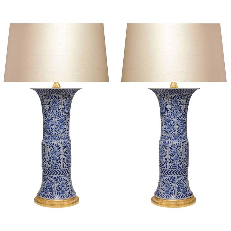 Pair Of Blue And White Porcelain Lamps For At 1stdibs Pair Of Blue And White Porcelain Lamps For