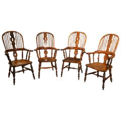 Antique A Wonderful Set of 4 Yew Wood Broad Arm Windsor Chairs