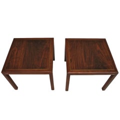 Bellissima coppia di tavolini in stile Probber, realizzati in palissandro e ottone intarsiato