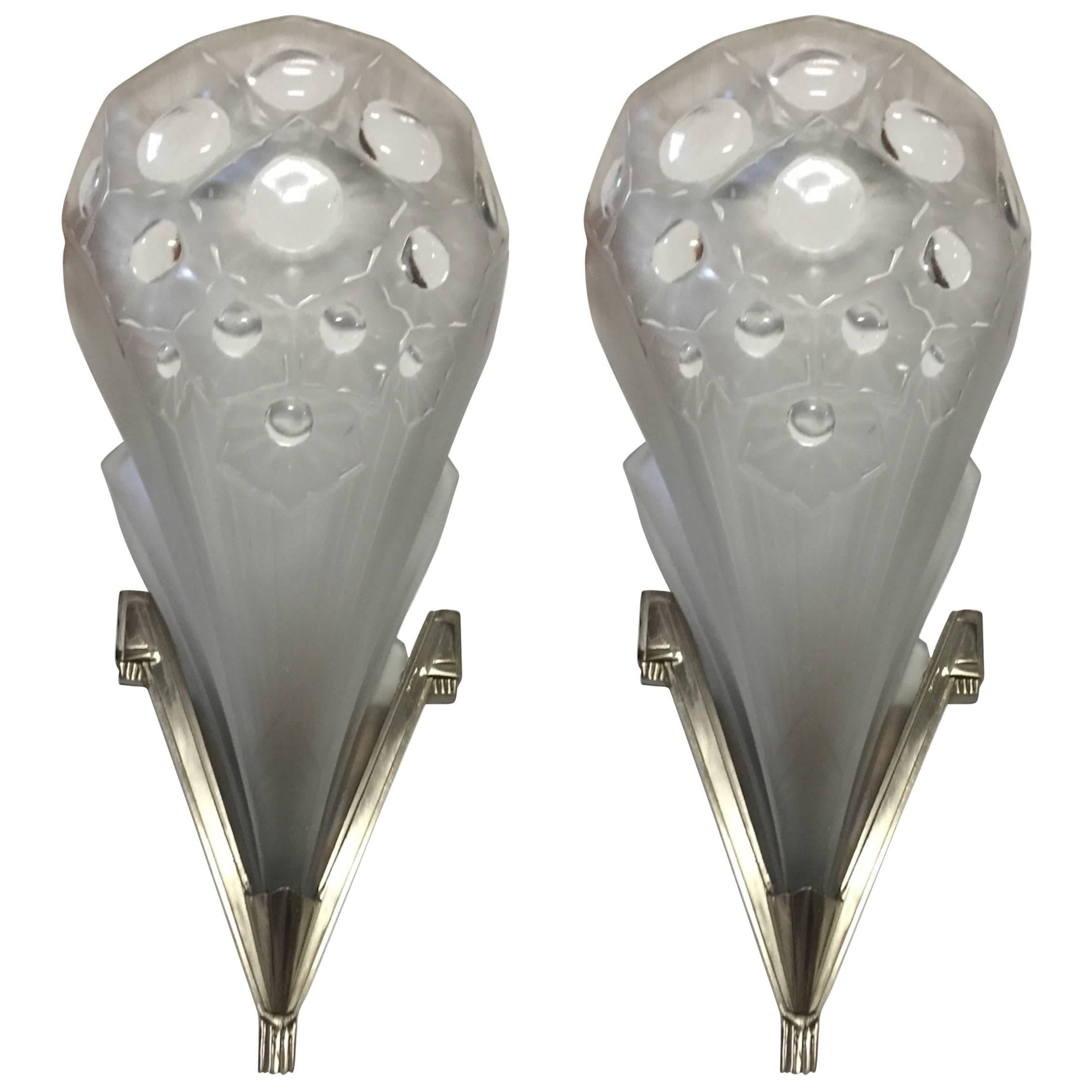 Pair of French Art Deco Wall Sconces Signed by Muller Freres For Sale