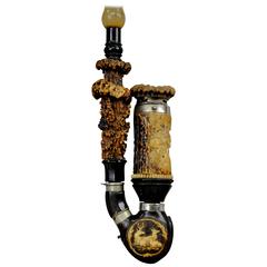 Pipe de chasseur en corne sculptée attribuée à Lebrecht Schulz