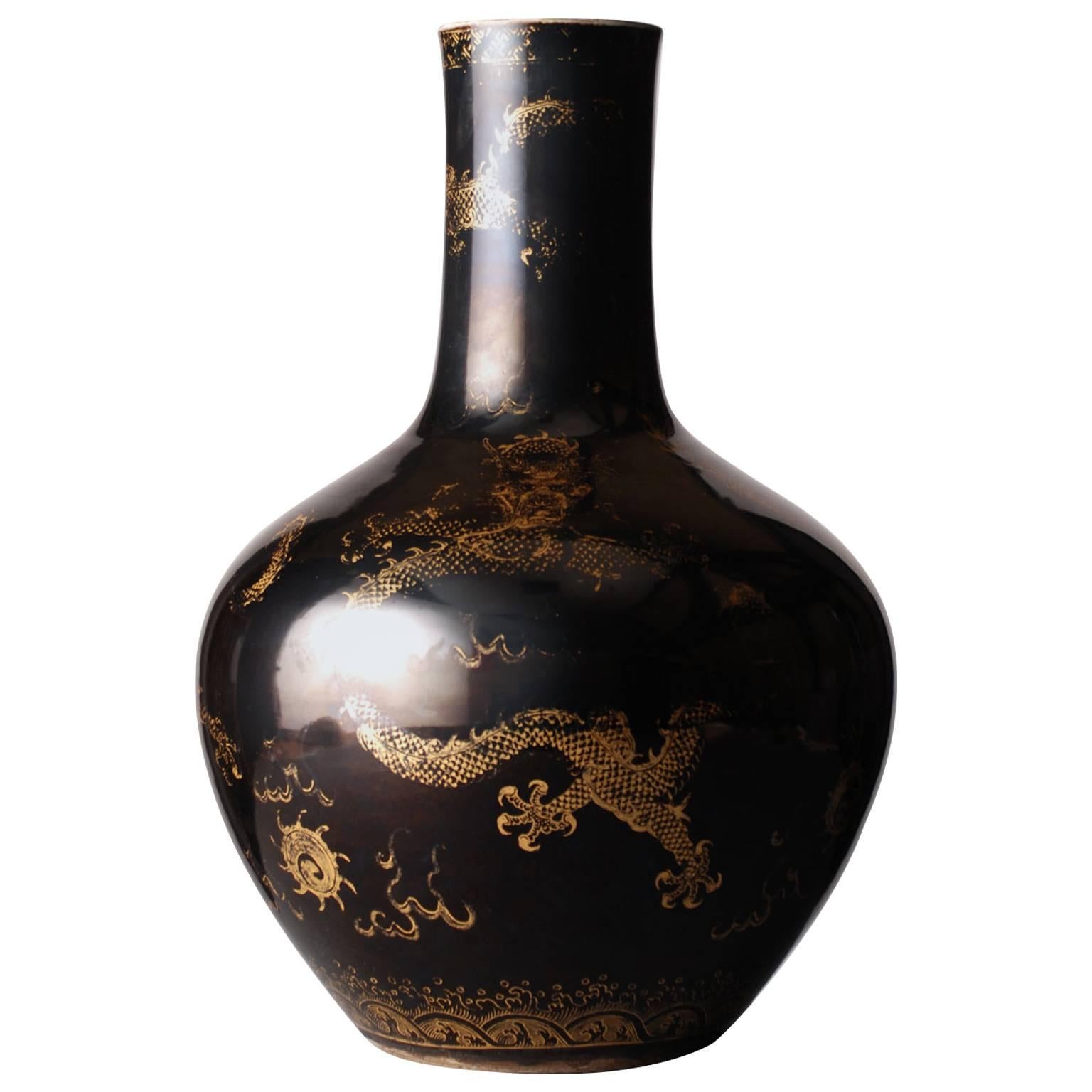 Chinese Large Mirror Black Vase with Dragons For Sale