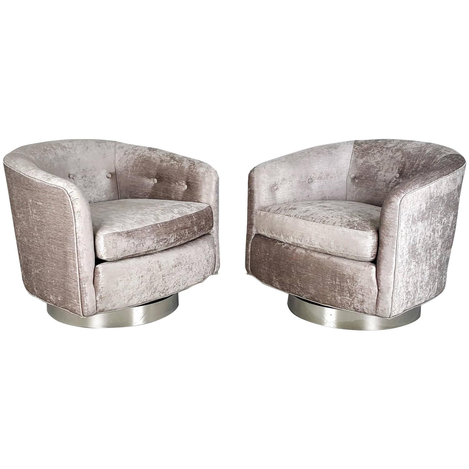 Incredible Swivel Lounge Chairs in Silver Velvet on Chrome Bases, 1970s