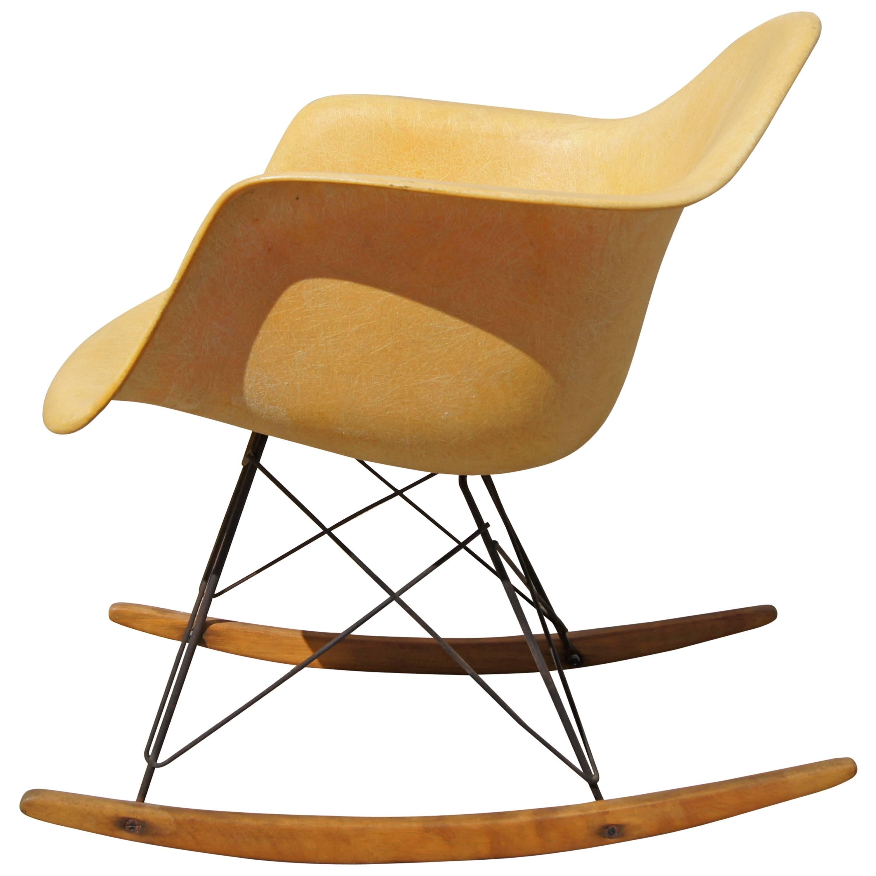 Early Rope-Edge Fiberglass Rocker by Charles Eames for Zenith/Herman Miller