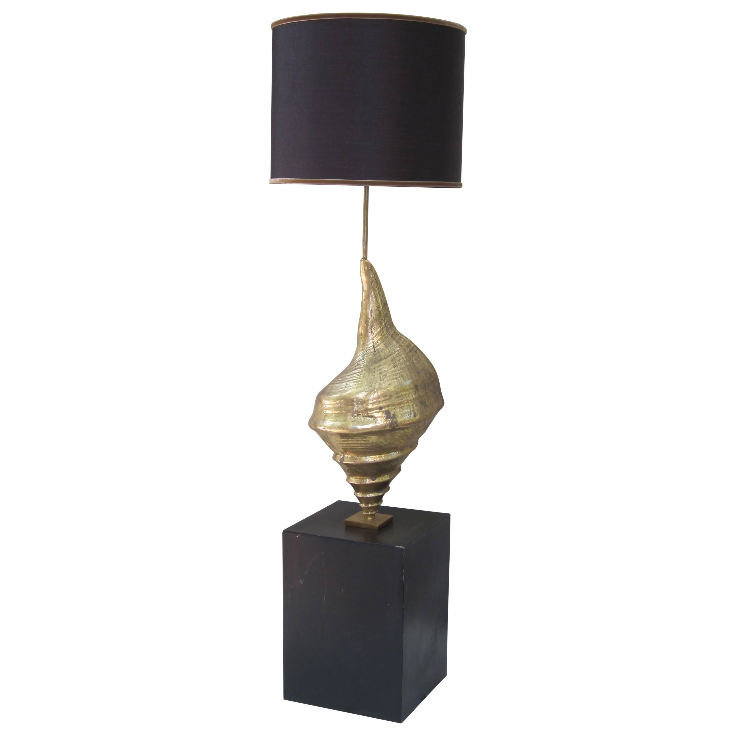Impressive Brass Shell Lamp in the Style of Maison Charles, France 1960 For Sale