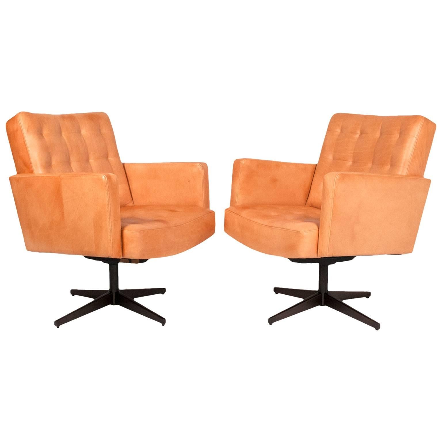 Pair of Lounge Chairs by Vincent Cafiero for Knoll