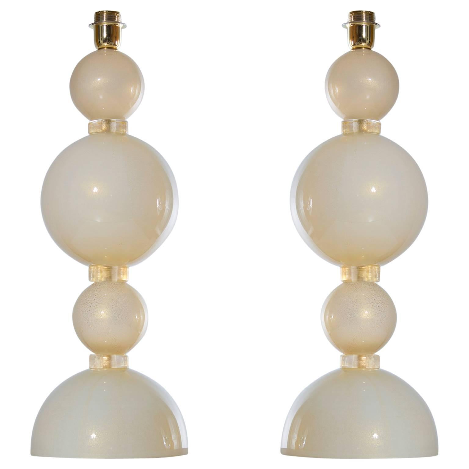 Italian Venetian Pair of Table Lamps Blown Murano Glass Ivory and Gold, 1970s For Sale