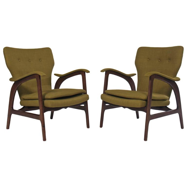 Pair of Mid Century Modern Club Chairs For Sale at 1stdibs